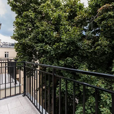 Krowoderska - Old Town - By Upstairs Lägenhet